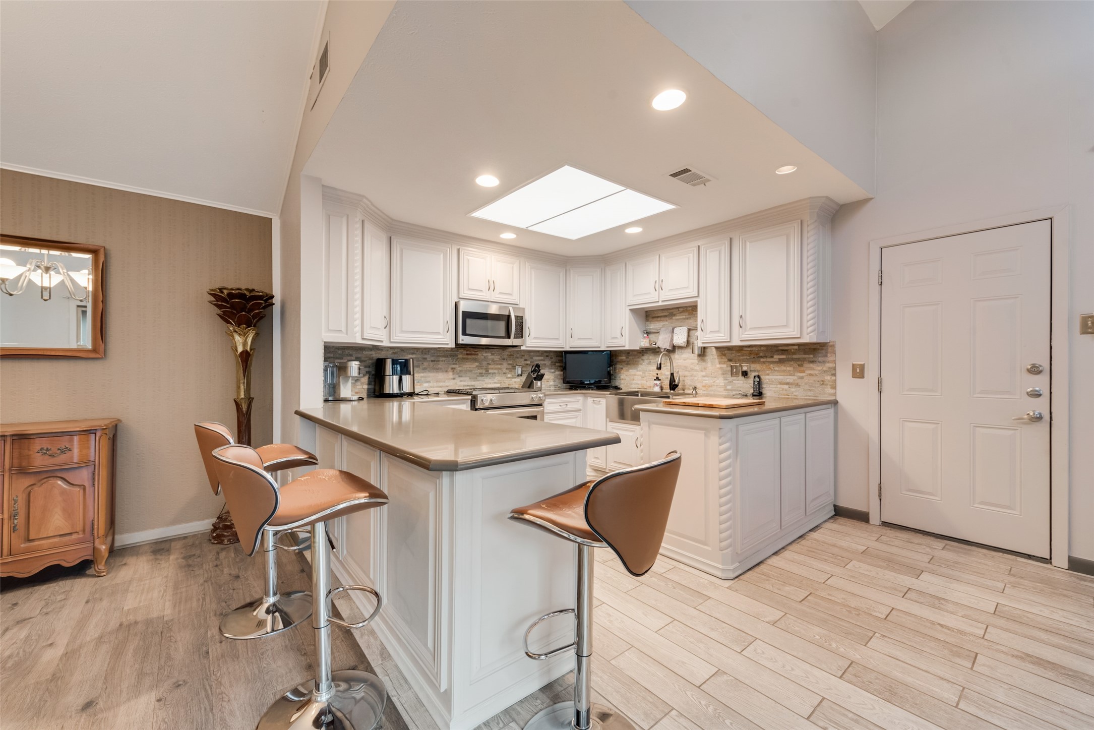 6805 Fernshaw Drive Dallas TX 75248
