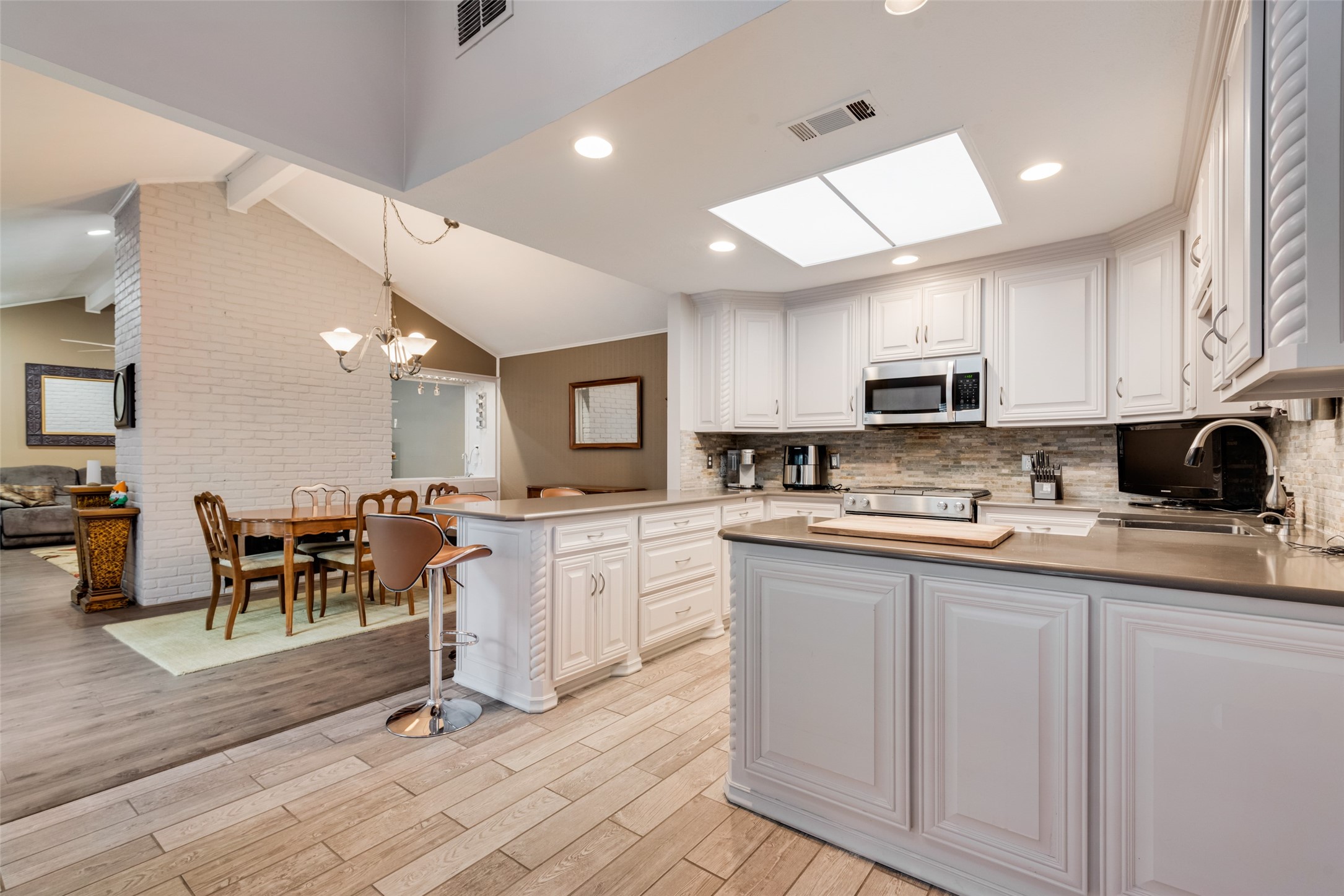 6805 Fernshaw Drive Dallas TX 75248