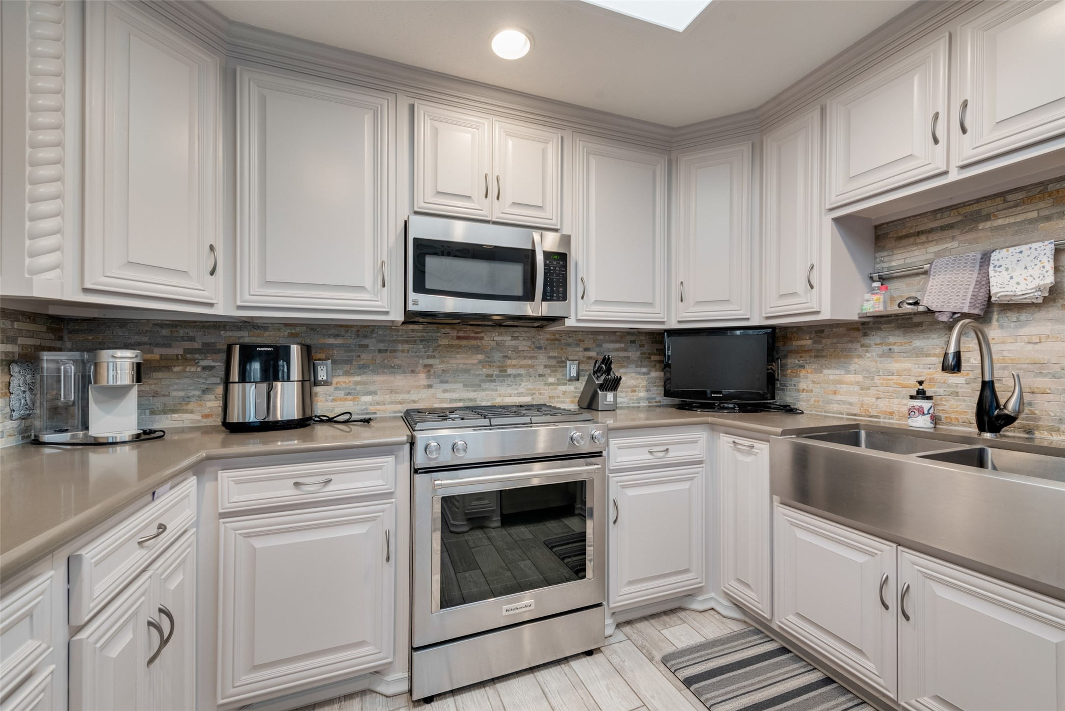 6805 Fernshaw Drive Dallas TX 75248