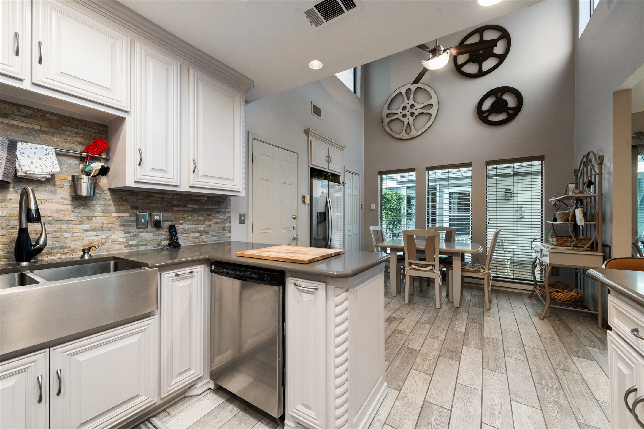 6805 Fernshaw Drive Dallas TX 75248