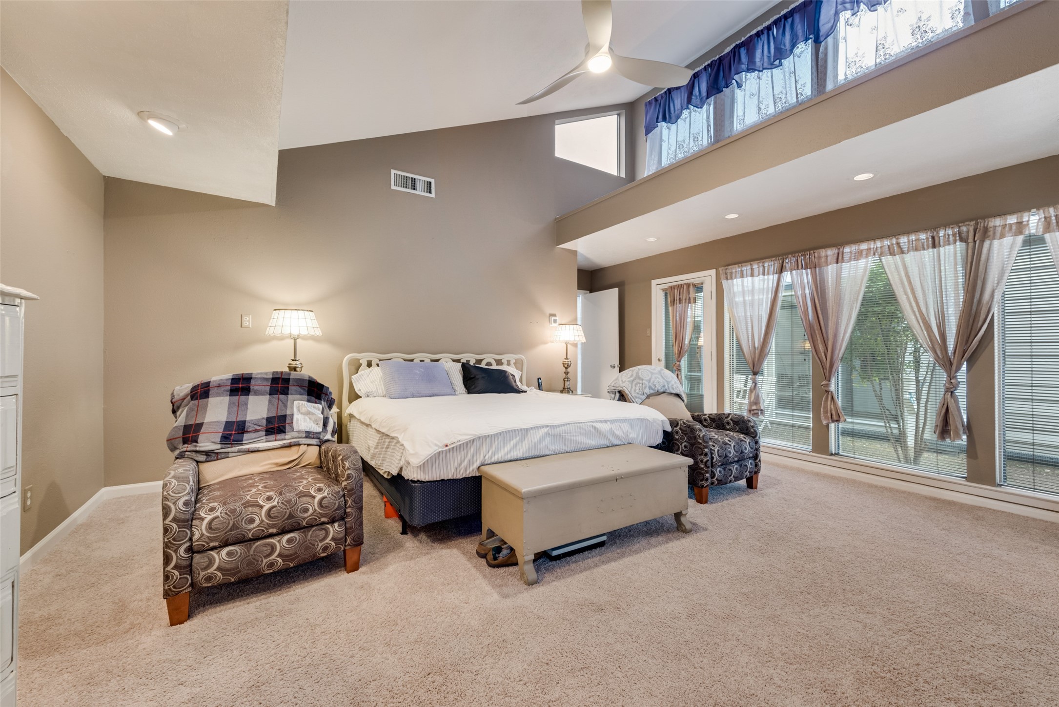 6805 Fernshaw Drive Dallas TX 75248