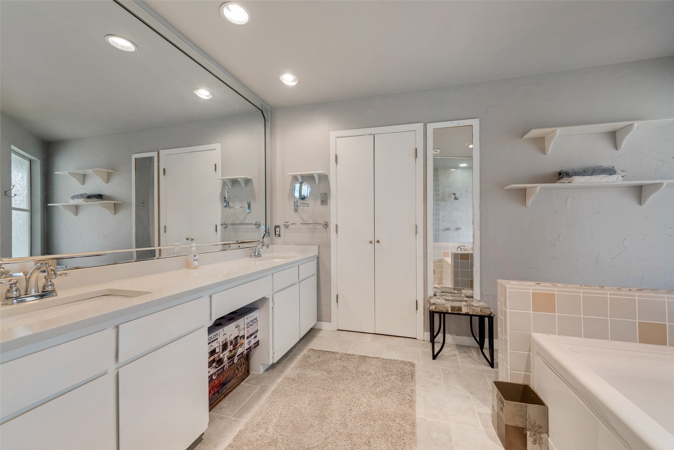 6805 Fernshaw Drive Dallas TX 75248