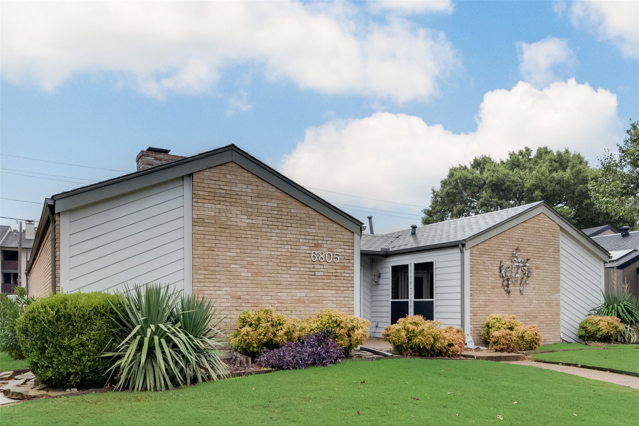 6805 Fernshaw Drive Dallas TX 75248