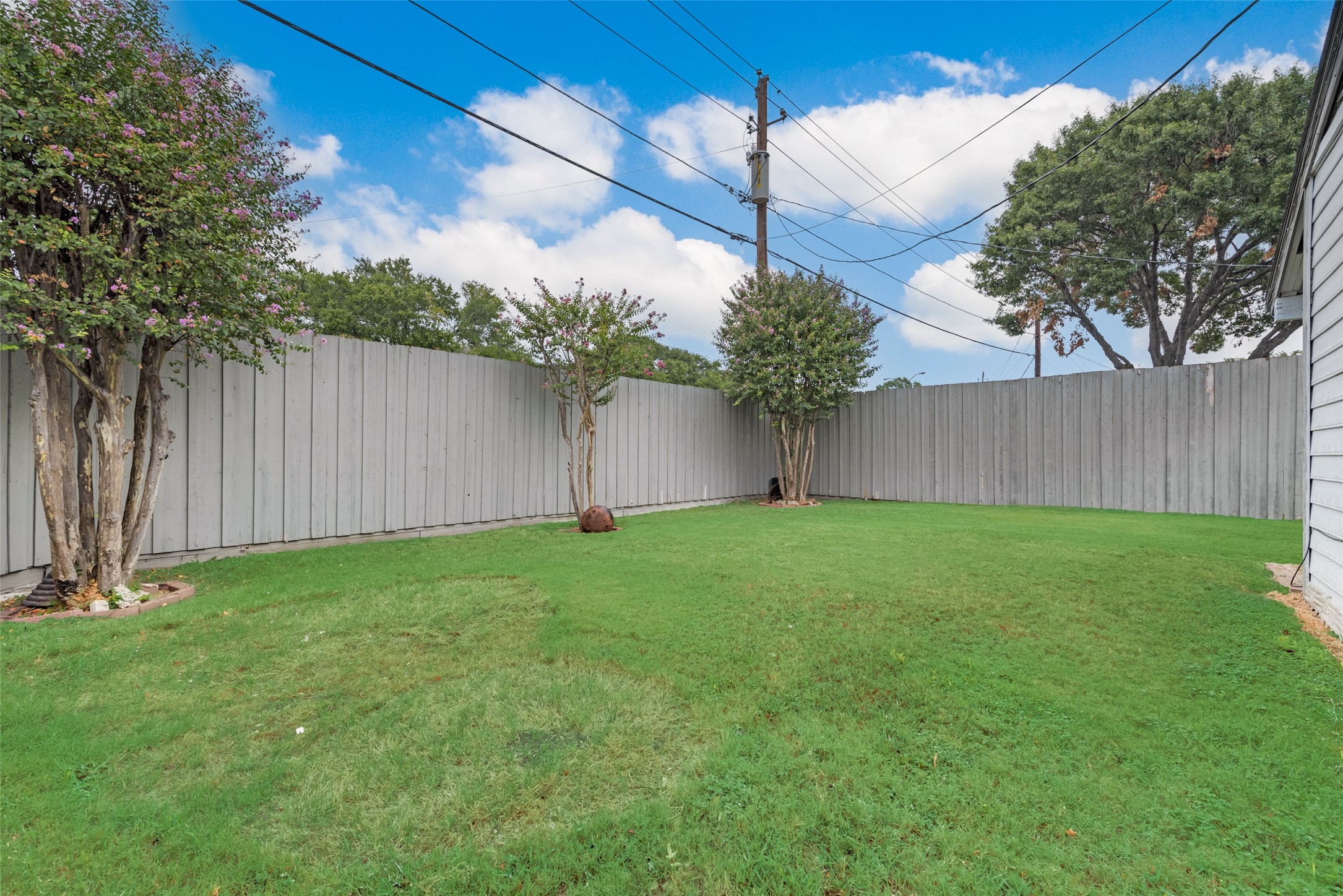 6805 Fernshaw Drive Dallas TX 75248