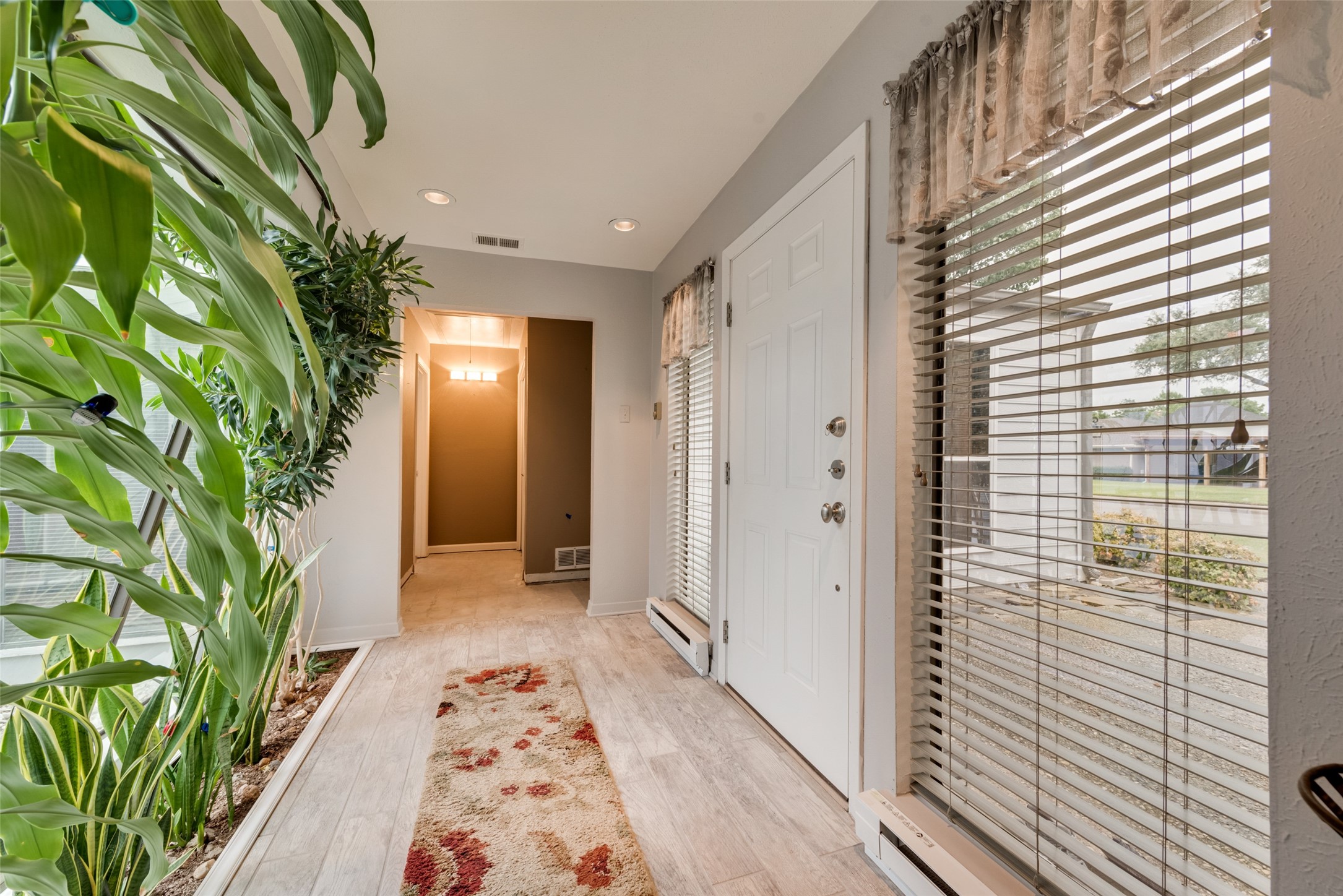 6805 Fernshaw Drive Dallas TX 75248