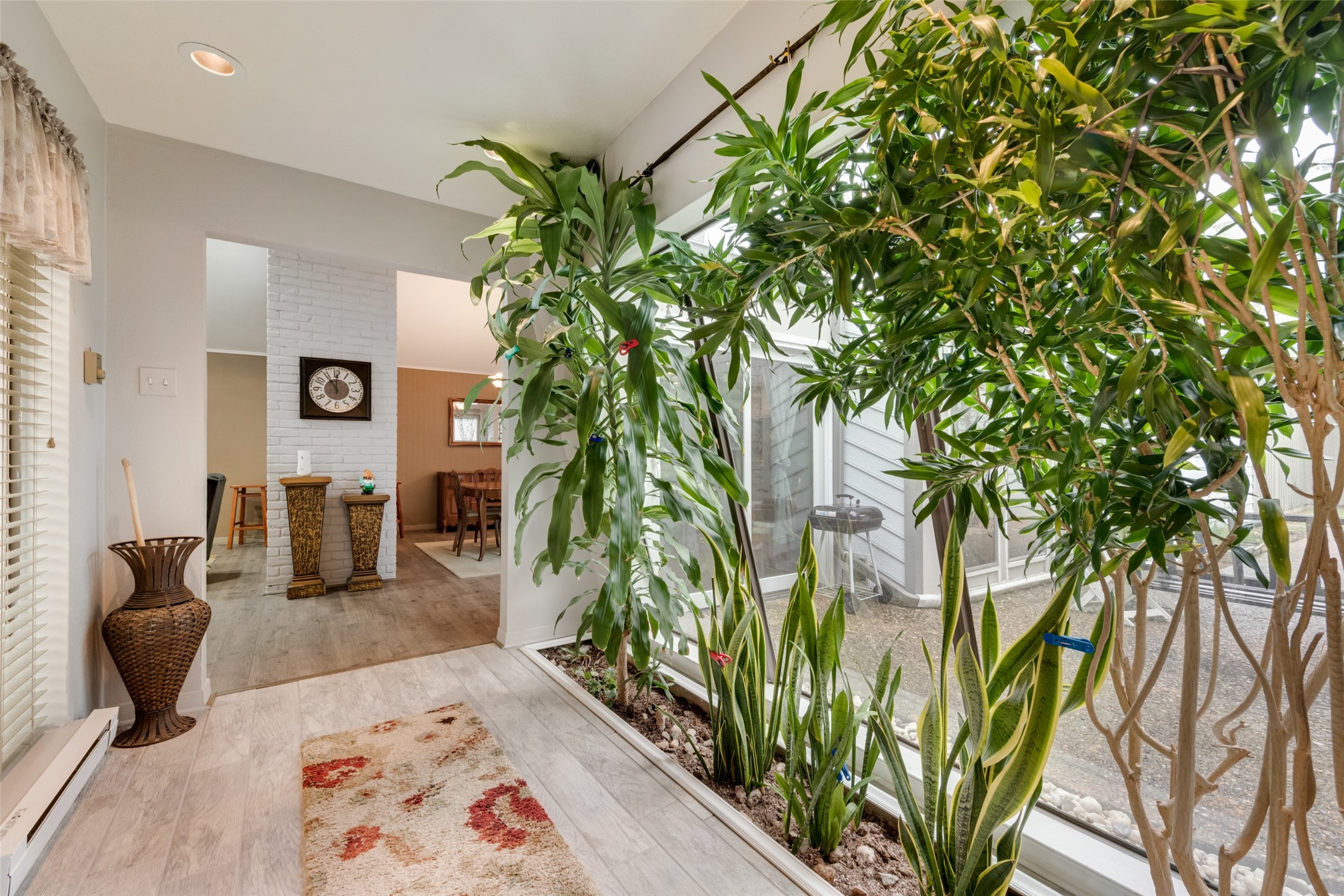 6805 Fernshaw Drive Dallas TX 75248