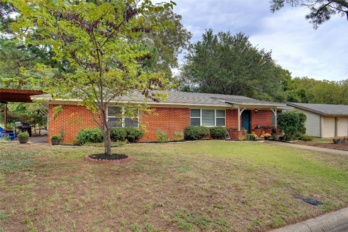517 Lynda Lane Arlington TX 76010