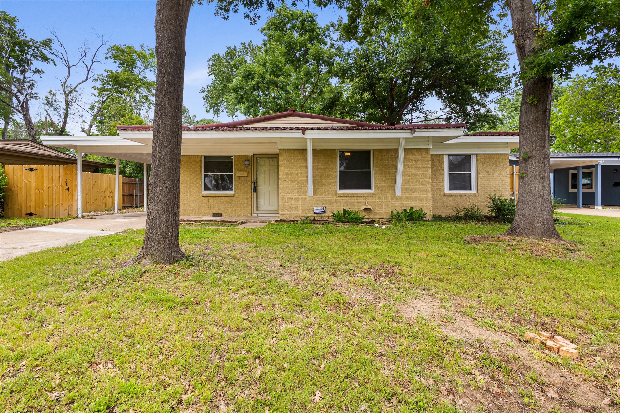 1513 Park Place Irving TX 75061