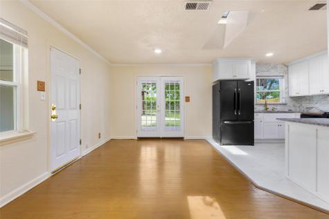 1513 Park Place Irving TX 75061