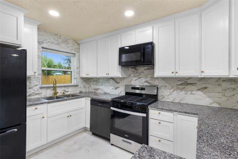 1513 Park Place Irving TX 75061