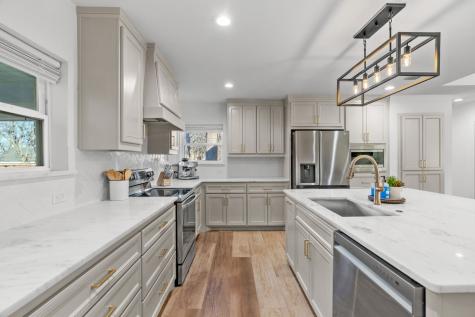 1021 Poe Street Azle TX 76020