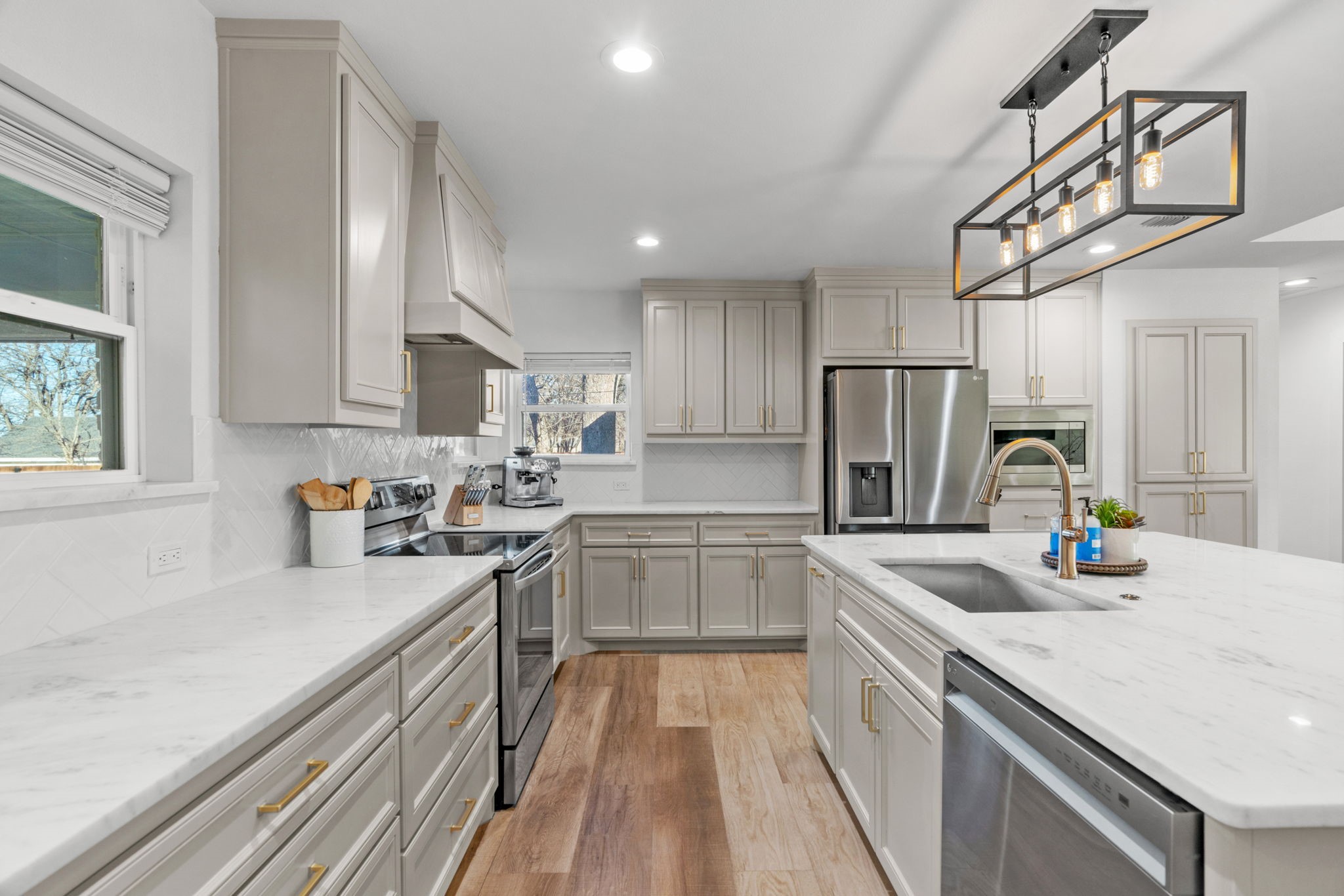 1021 Poe Street Azle TX 76020