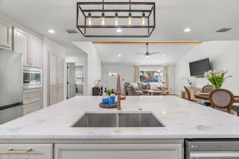 1021 Poe Street Azle TX 76020