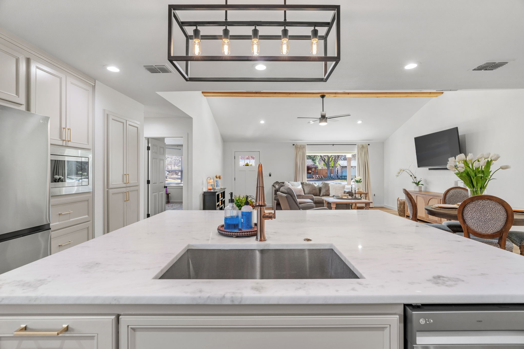 1021 Poe Street Azle TX 76020