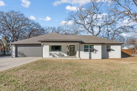 1021 Poe Street Azle TX 76020