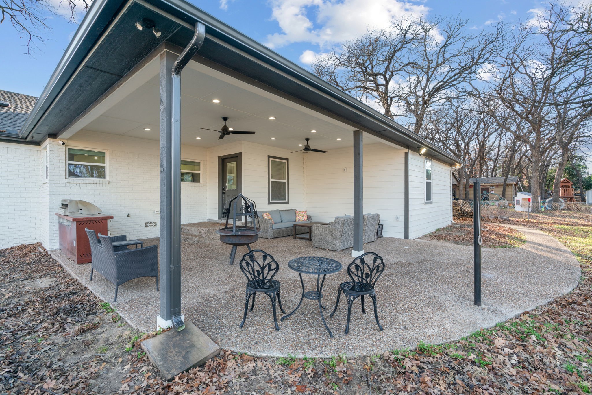 1021 Poe Street Azle TX 76020