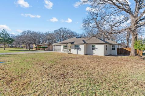 1021 Poe Street Azle TX 76020