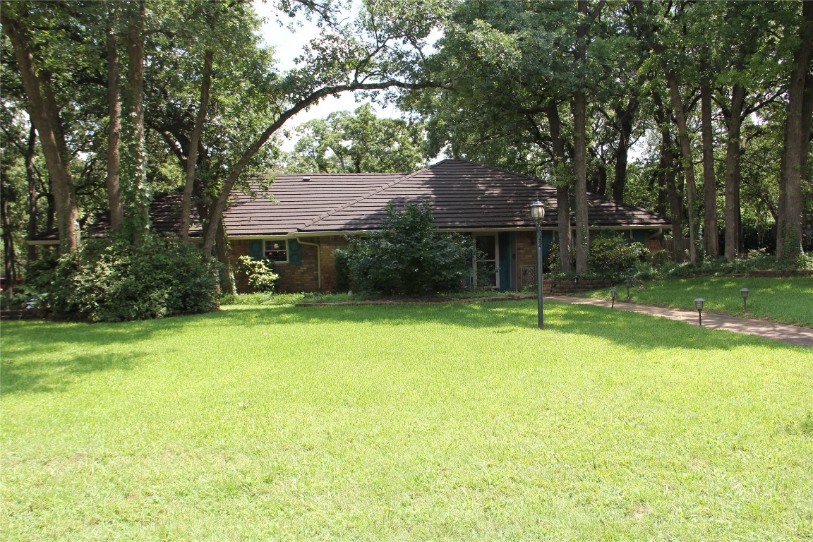 1813 Arthur Drive Colleyville TX 76034