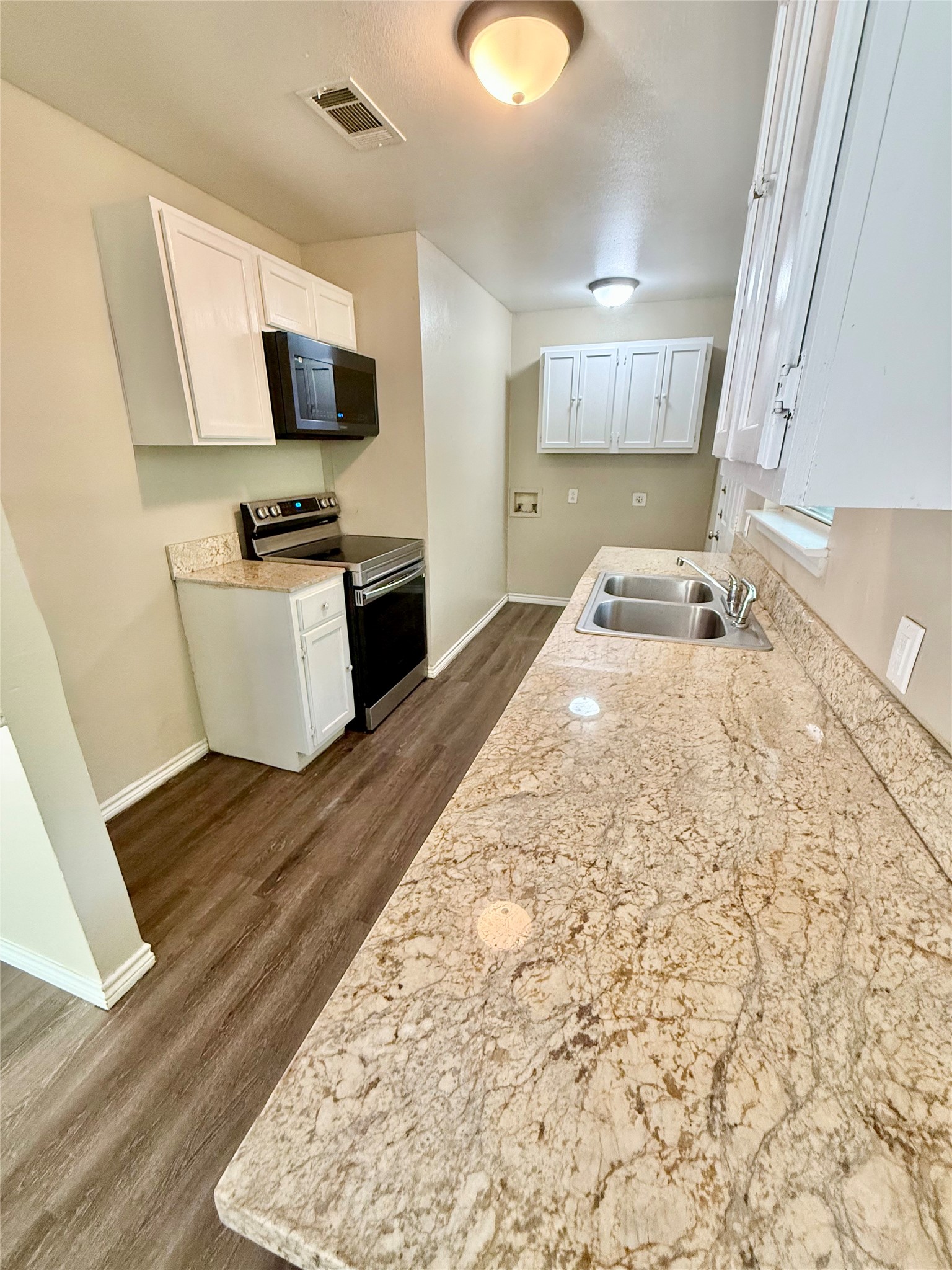 104 E Prospect Street Denison TX 75021