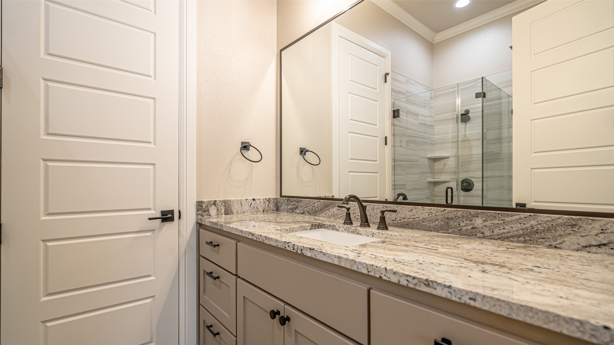 2407 Vineyard Drive Granbury TX 76048