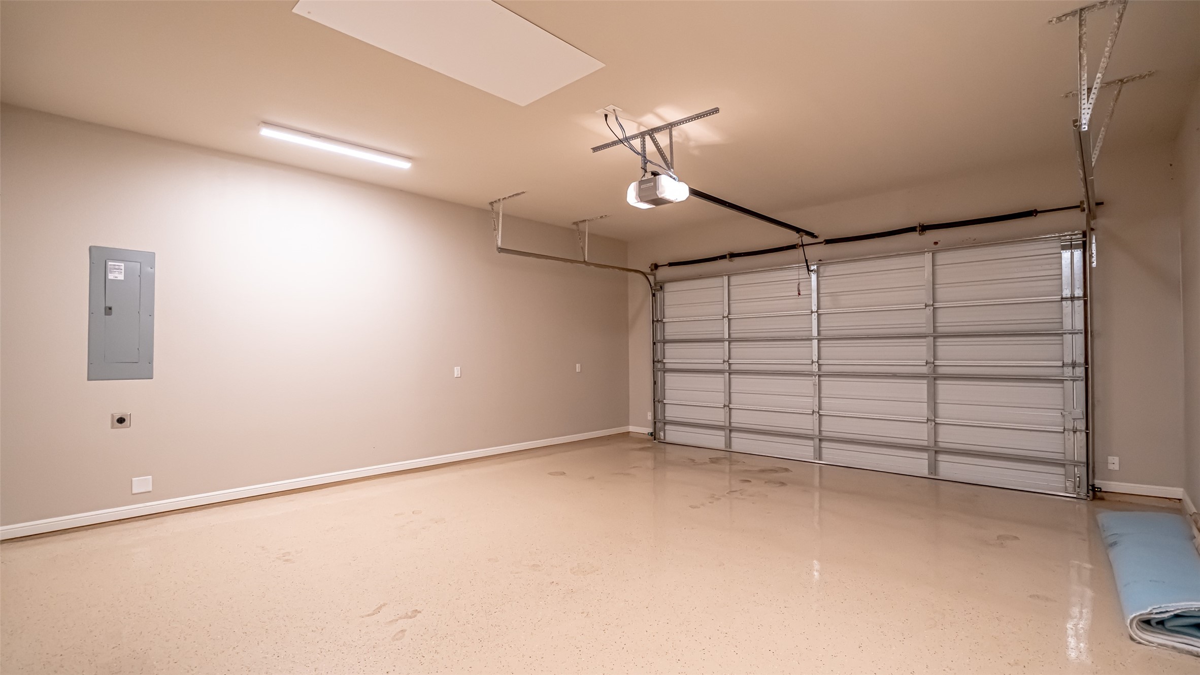 2407 Vineyard Drive Granbury TX 76048