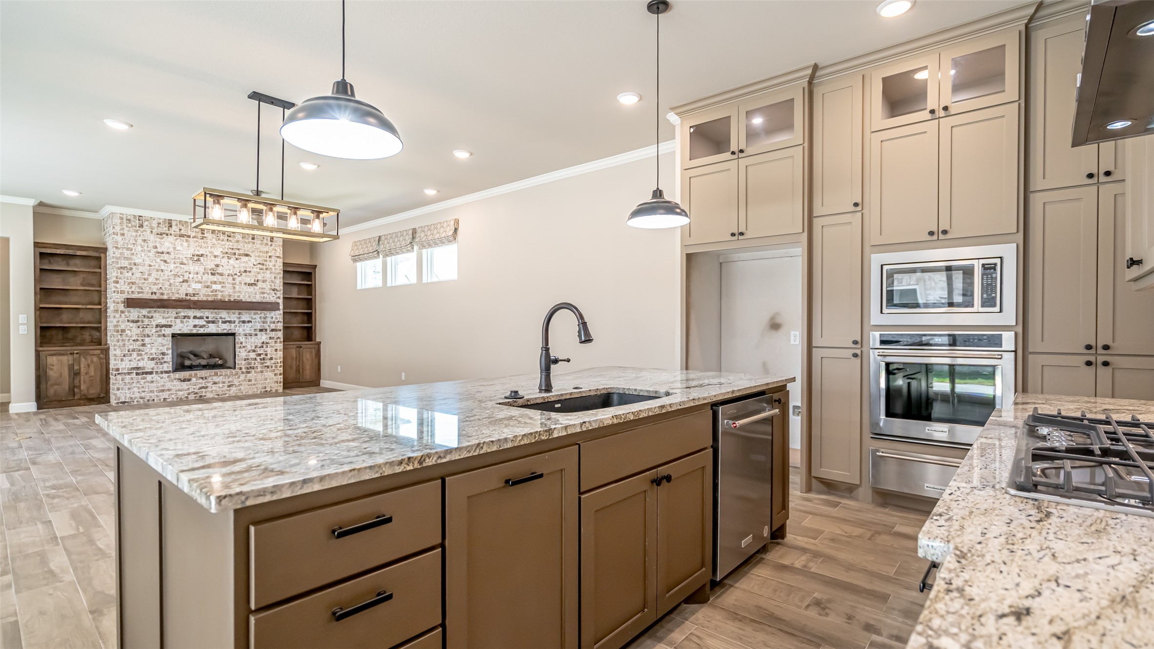 2407 Vineyard Drive Granbury TX 76048
