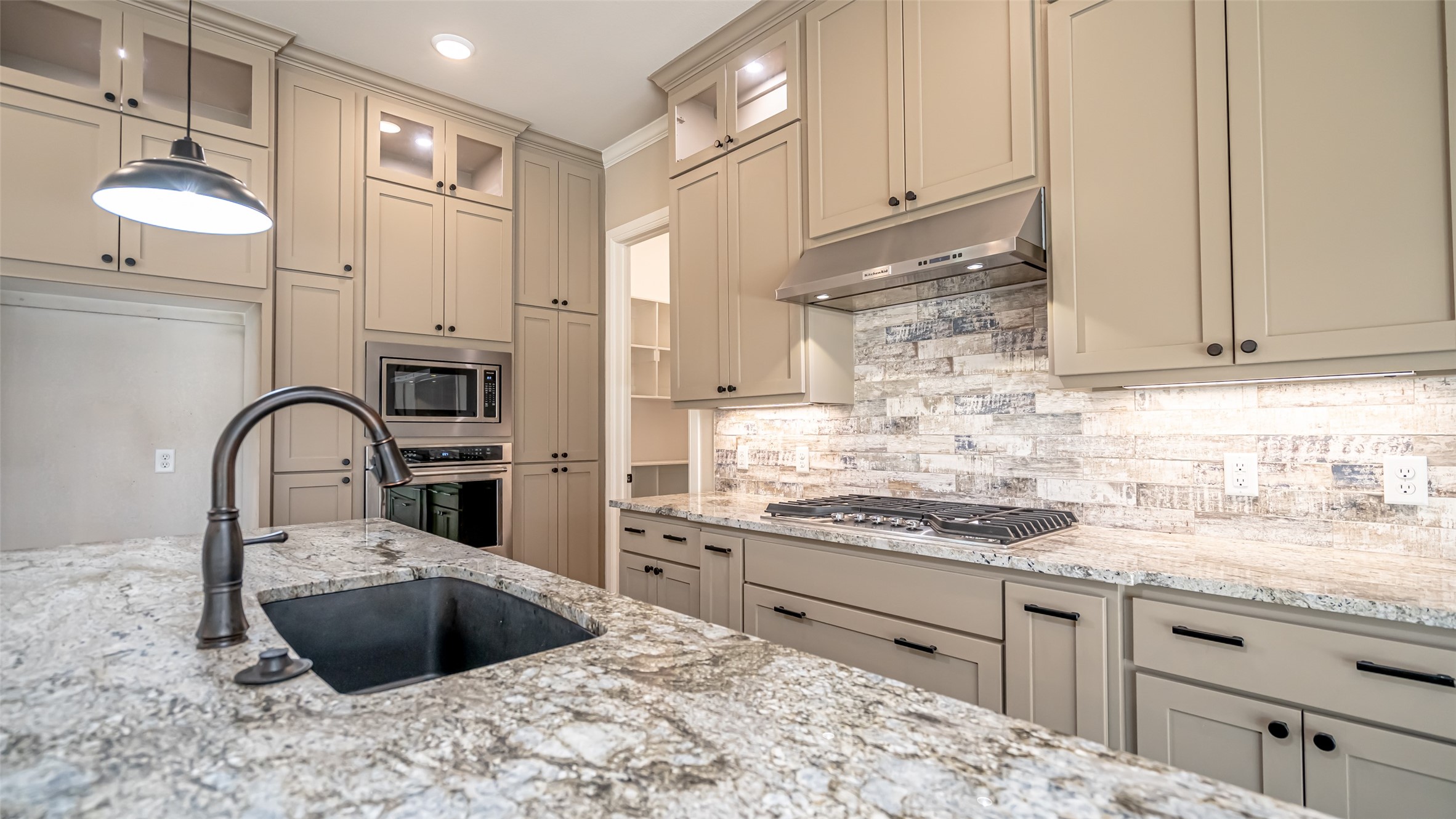 2407 Vineyard Drive Granbury TX 76048