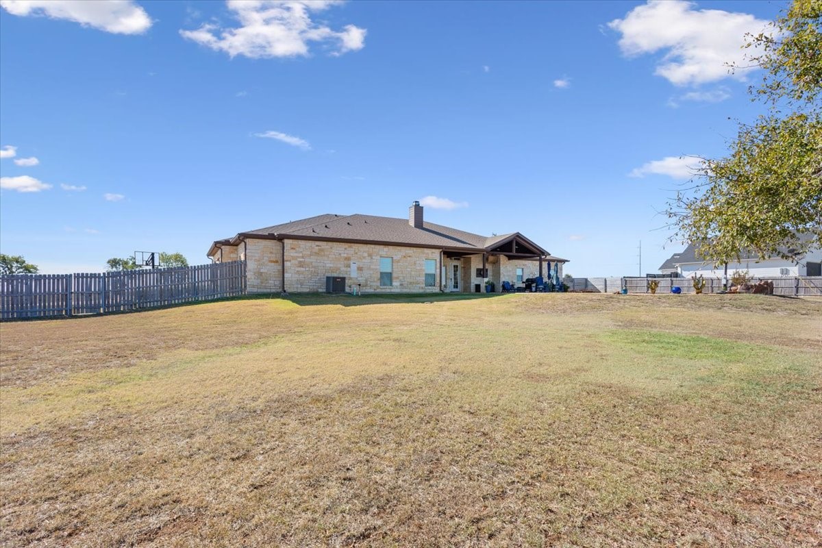 628 Wildflower Mcgregor TX 76657