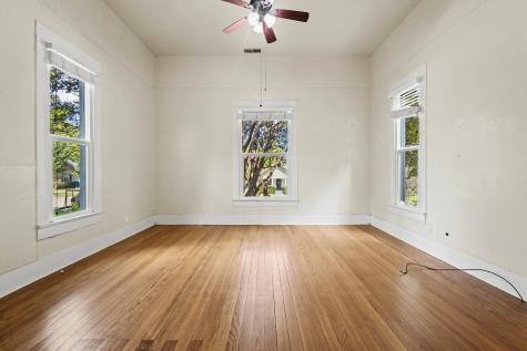 904 W Shepherd Denison TX 75020