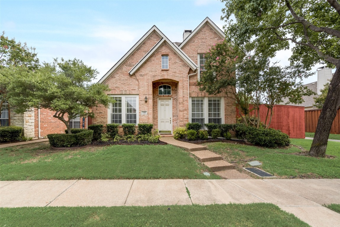 228 Heatherwood Drive Irving TX 75063