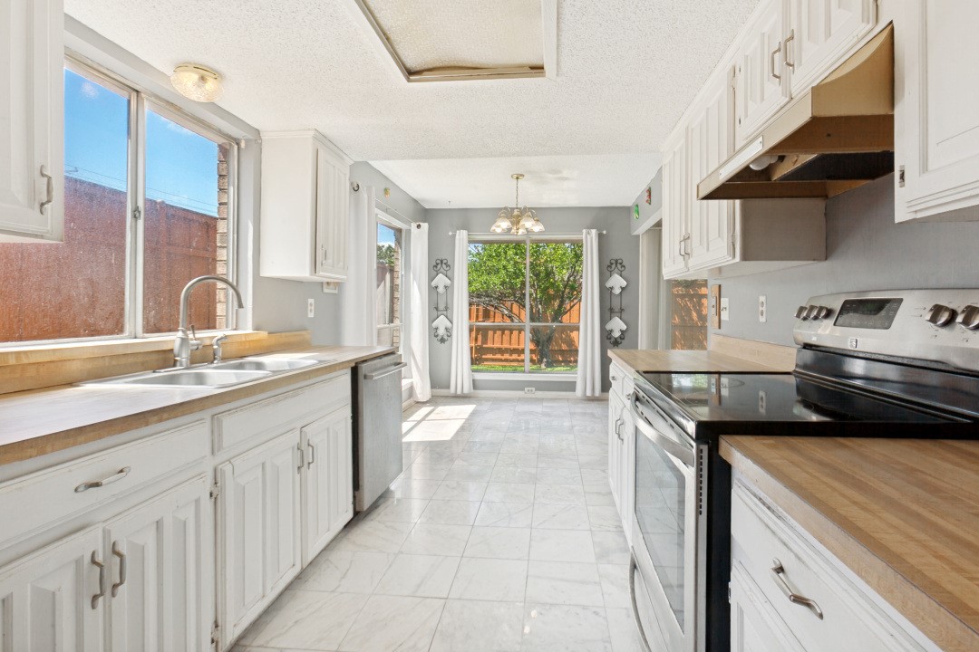 2205 Phoenix Drive Garland TX 75040