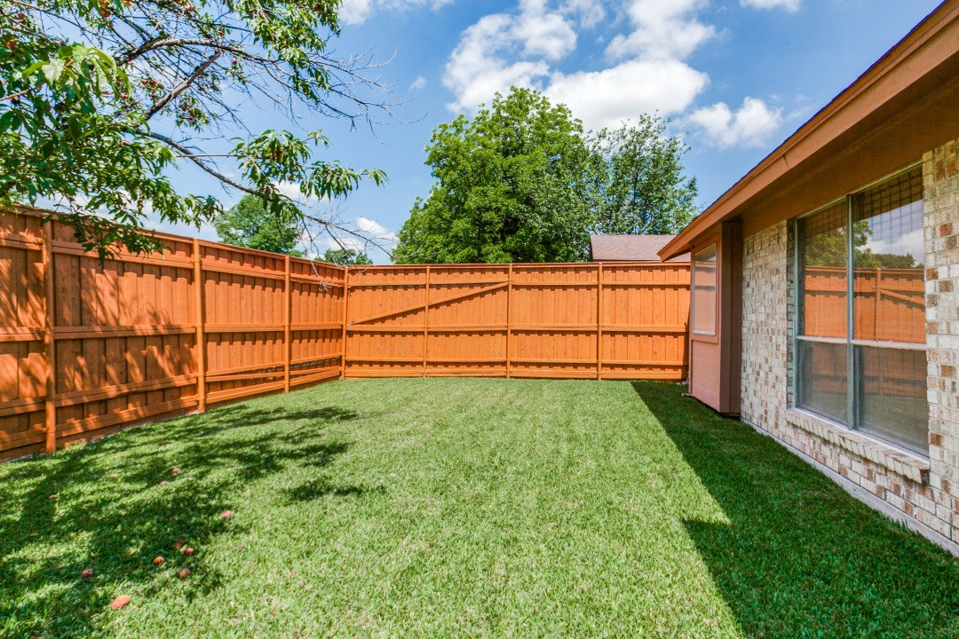 2205 Phoenix Drive Garland TX 75040
