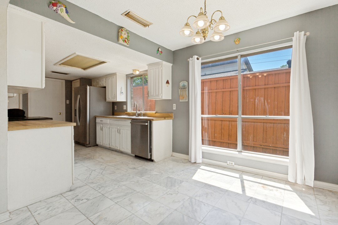 2205 Phoenix Drive Garland TX 75040