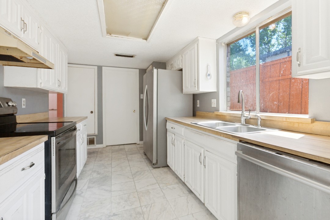 2205 Phoenix Drive Garland TX 75040