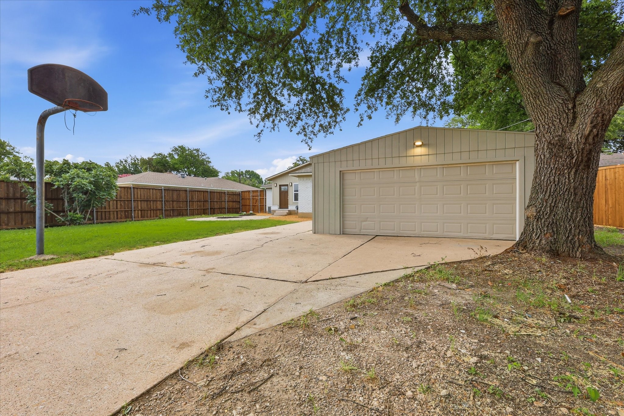 6333 Symphony Lane Dallas TX 75227