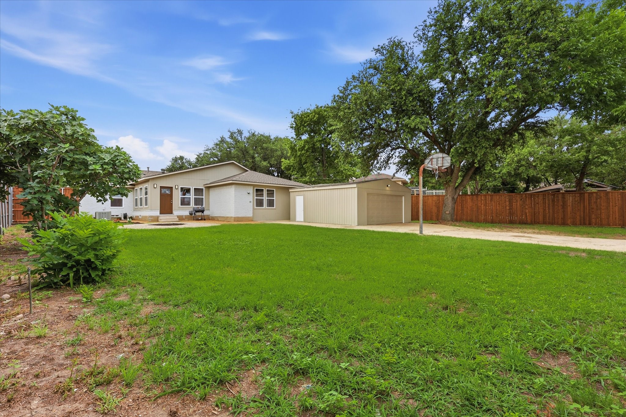 6333 Symphony Lane Dallas TX 75227