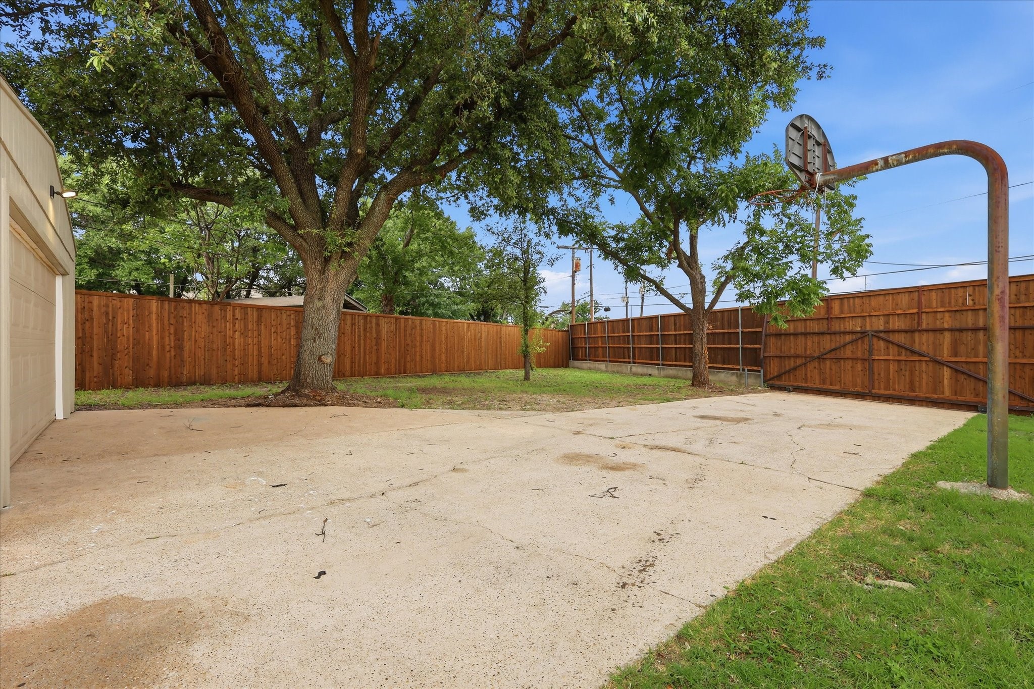 6333 Symphony Lane Dallas TX 75227