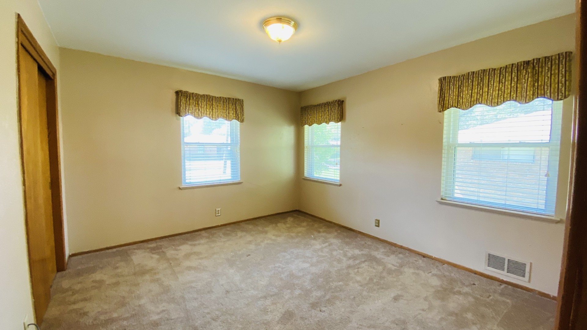 1617 Blackhawk Lane Garland TX 75043