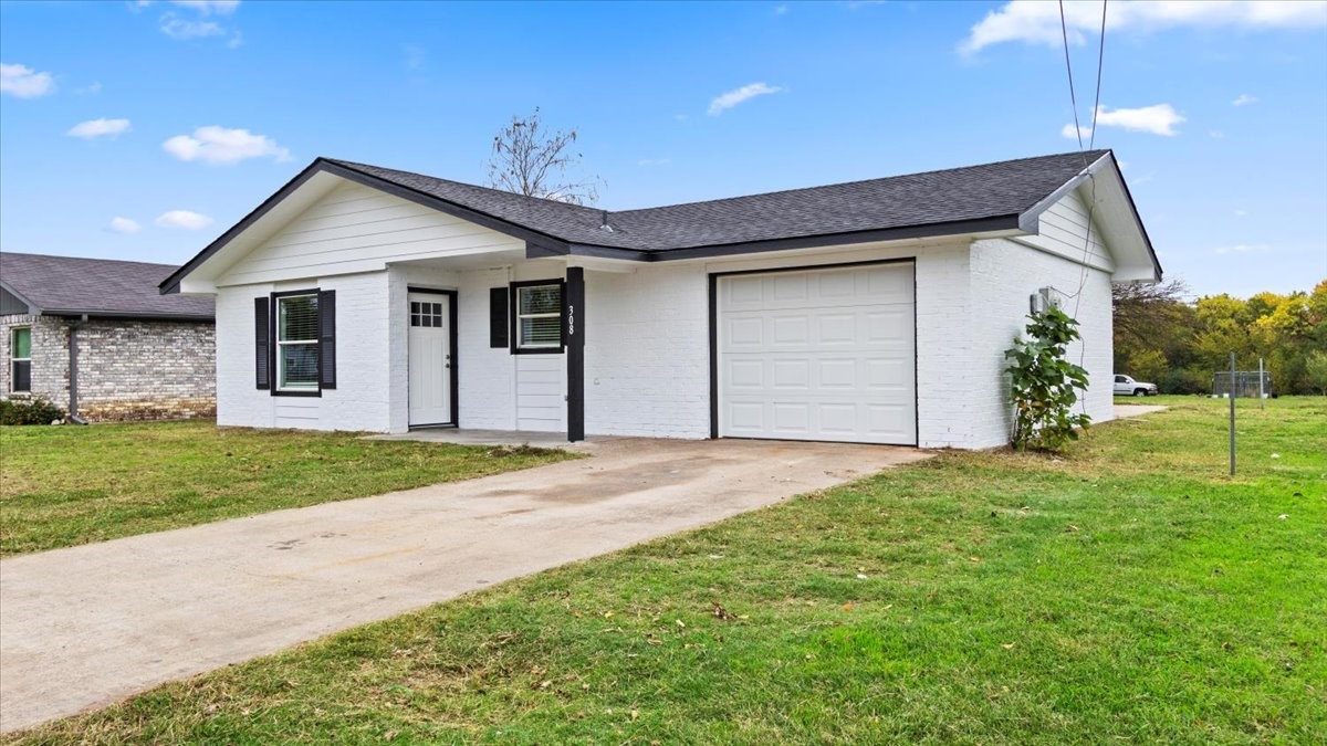 308 Allen Avenue Bonham TX 75418