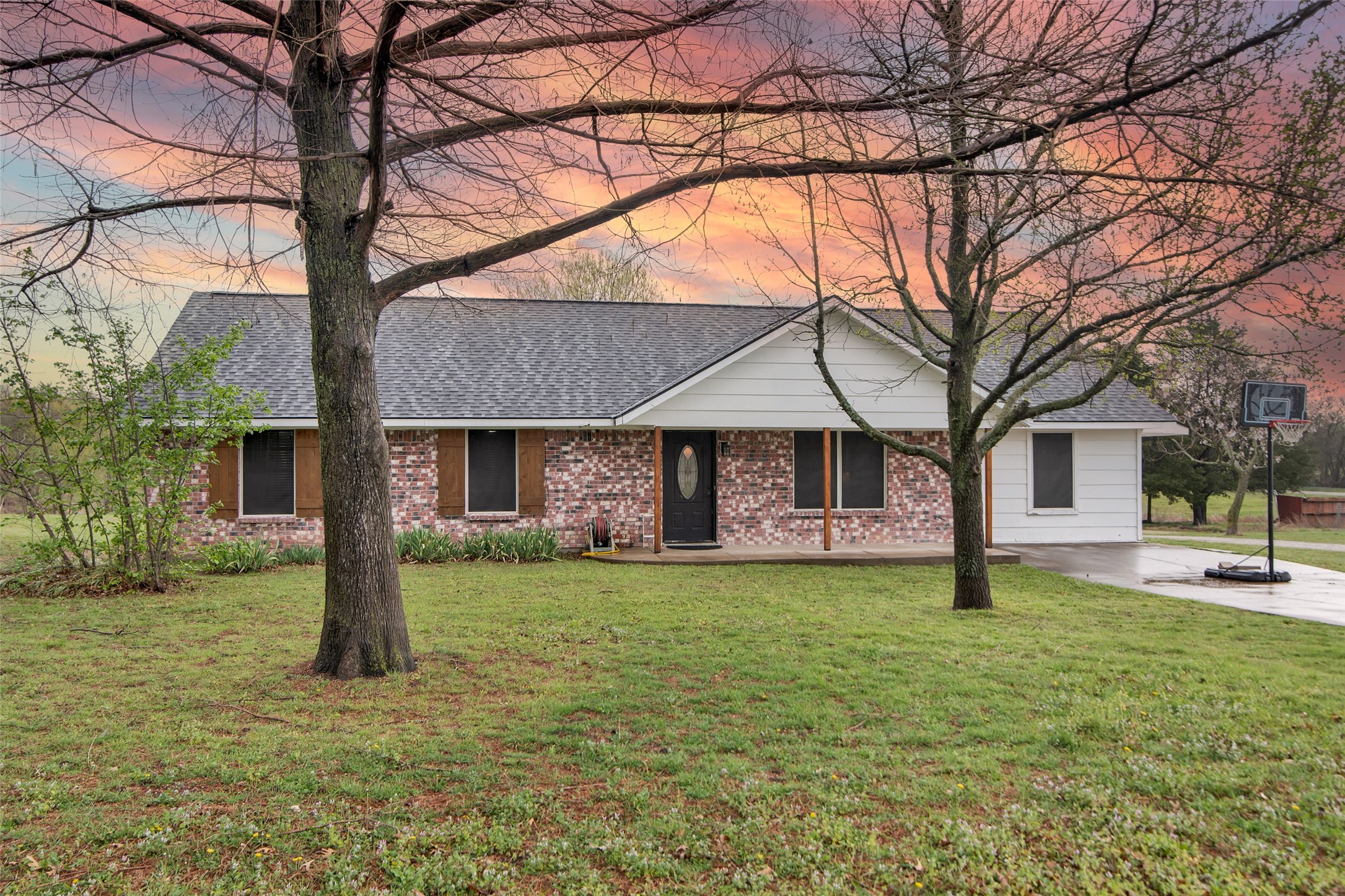 506 N Tucker Street Leonard TX 75452