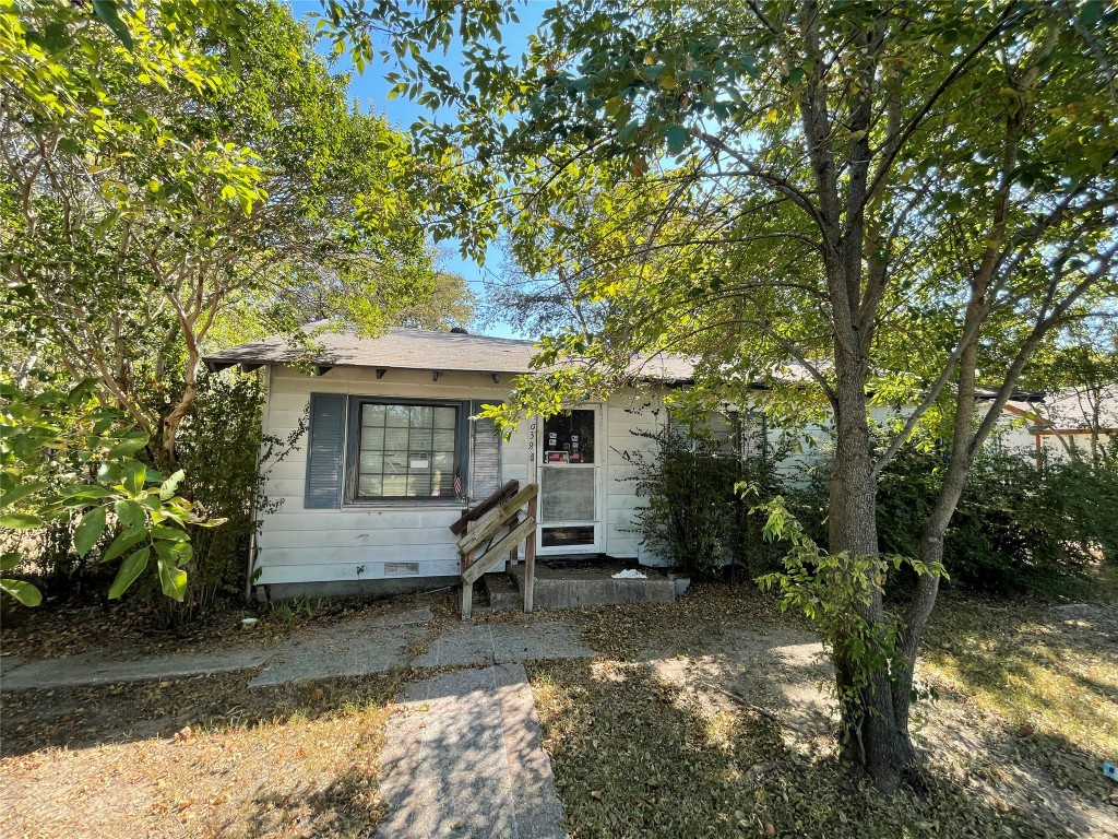 638 Elsberry Avenue Dallas TX 75217