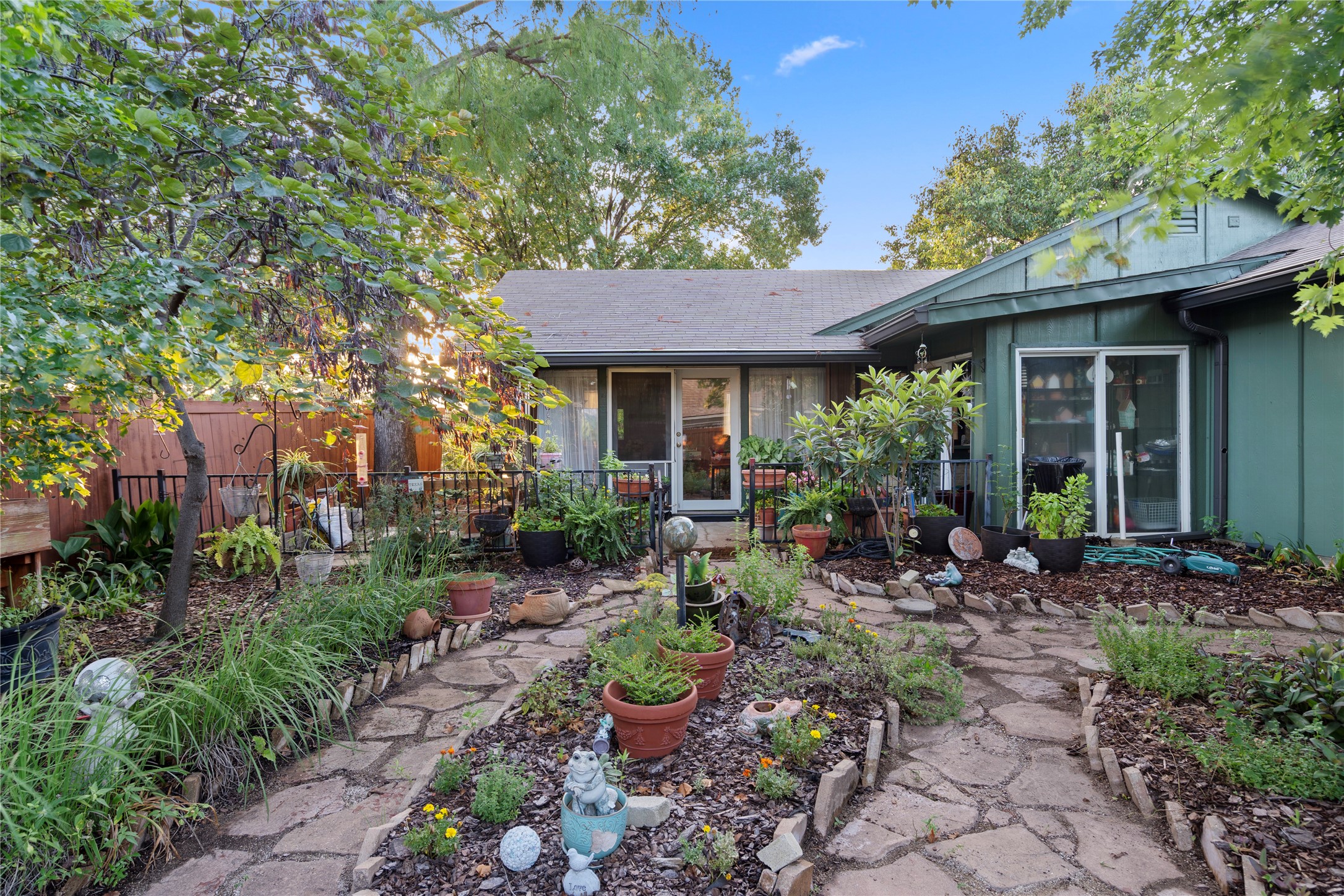 222 Elmwood Drive Garland TX 75043