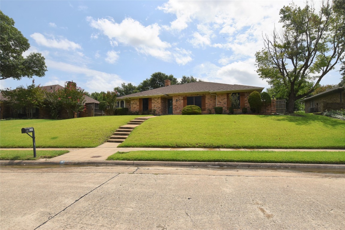 1314 Carriage Lane Garland TX 75043