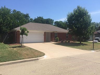 911 Fiero Drive Arlington TX 76001