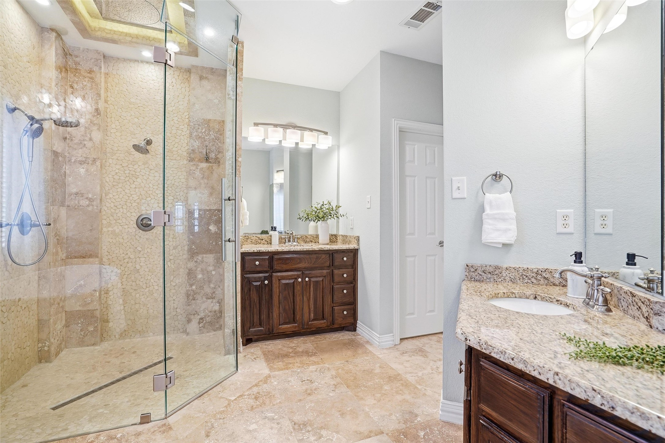 1825 Spinnaker Lane Azle TX 76020