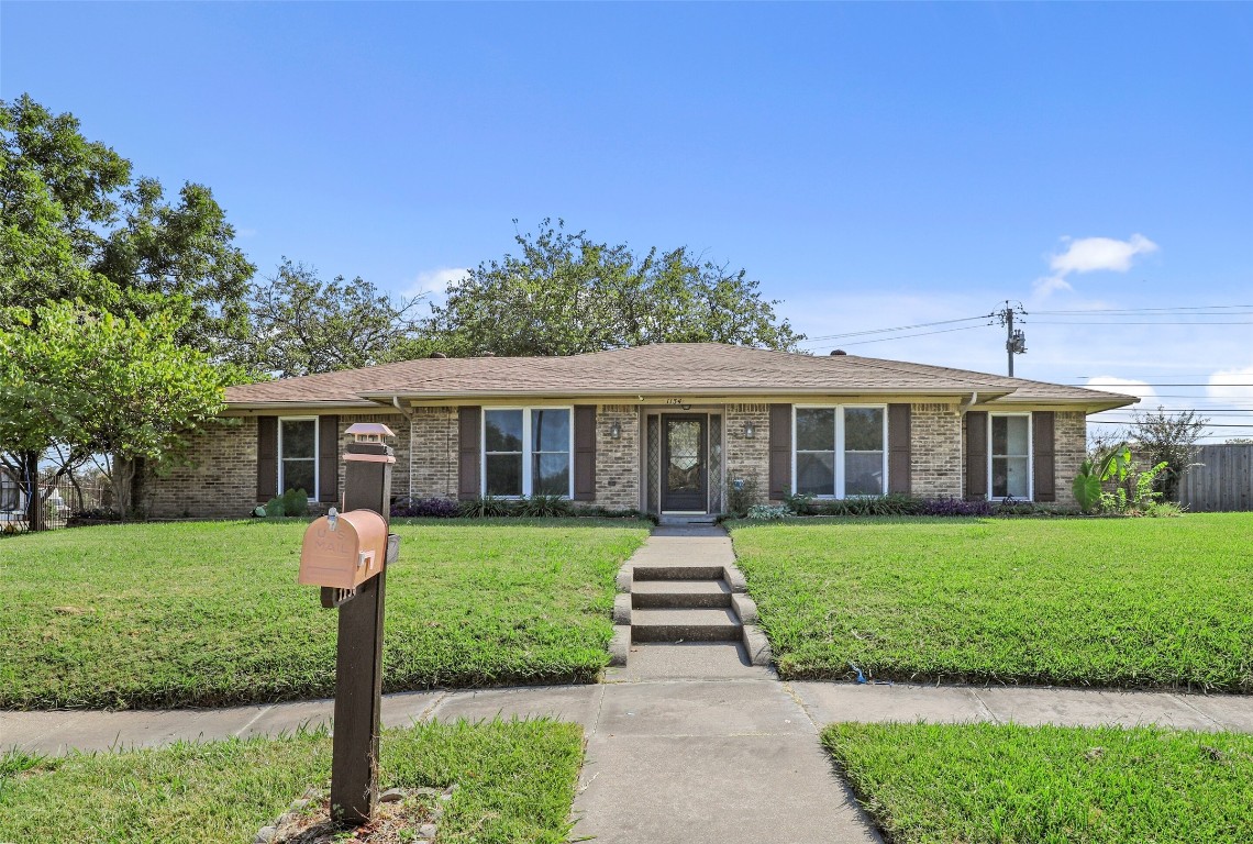1134 Gardengate Circle Garland TX 75043