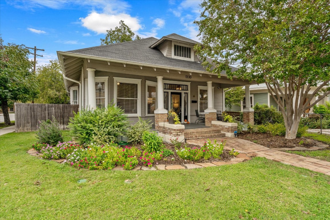 1330 College Avenue Fort Worth TX 76104