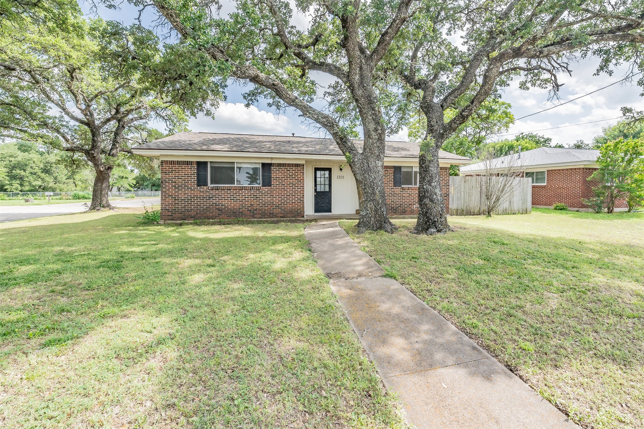 1101 Elmira Street Weatherford TX 76086
