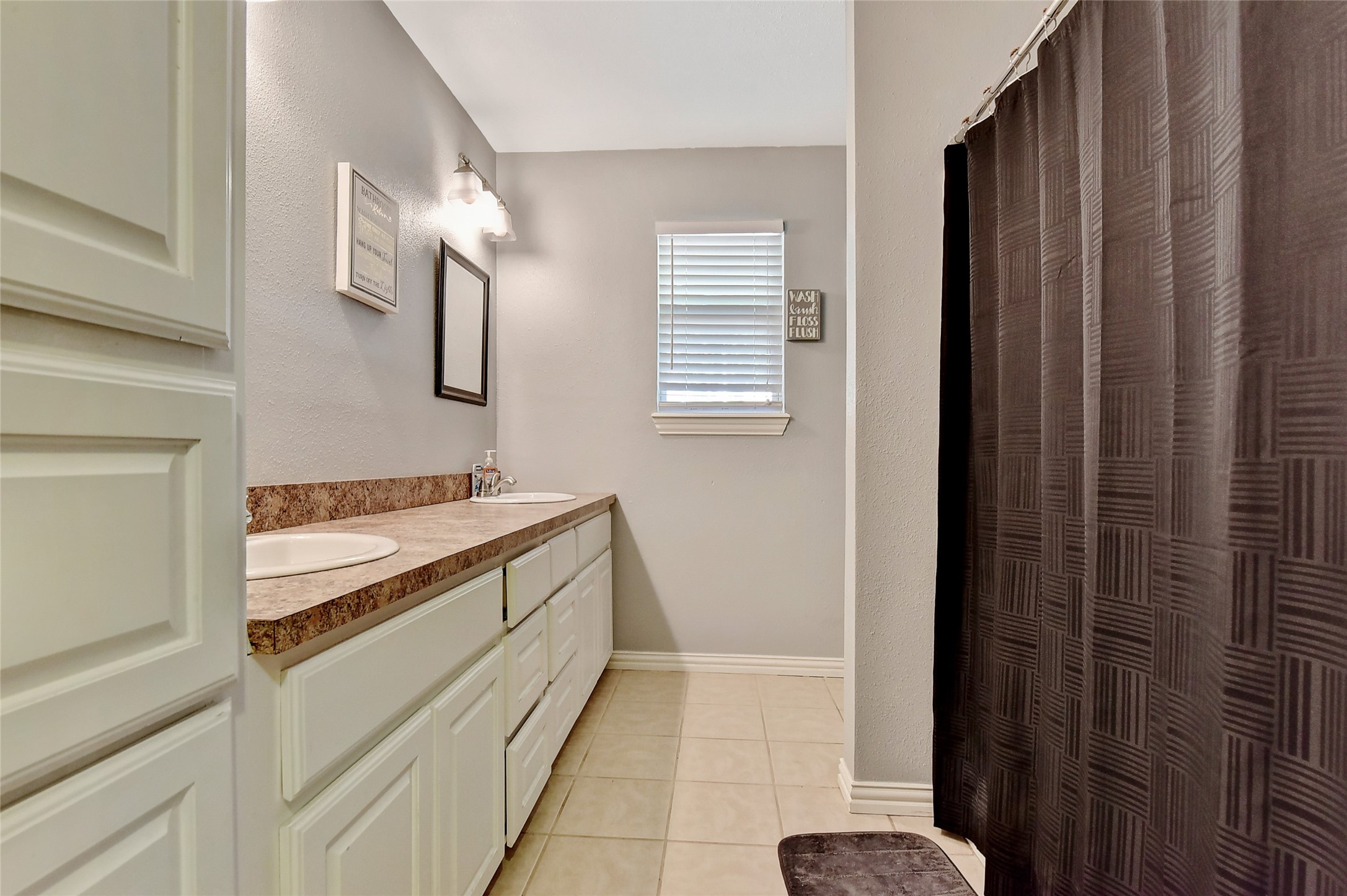 2513 Sunset Street Denison TX 75020