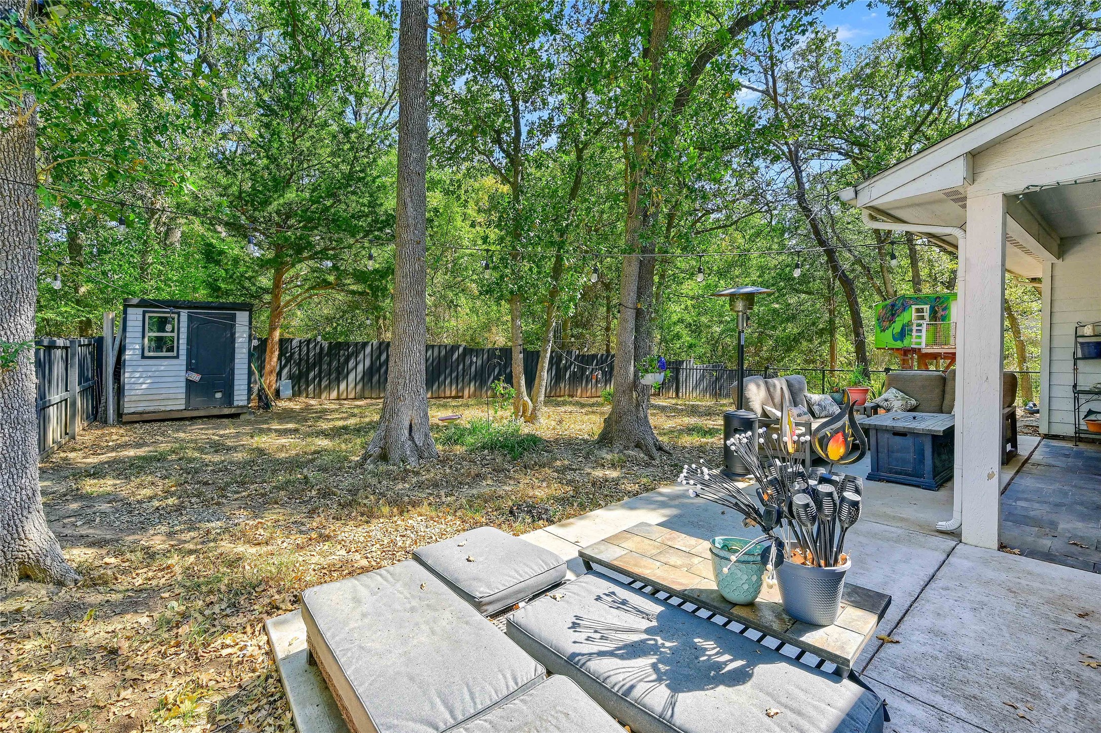 610 Deleon Street Denison TX 75020